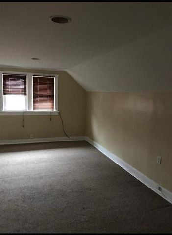 422 South Street 2, Elgin, IL 60123
