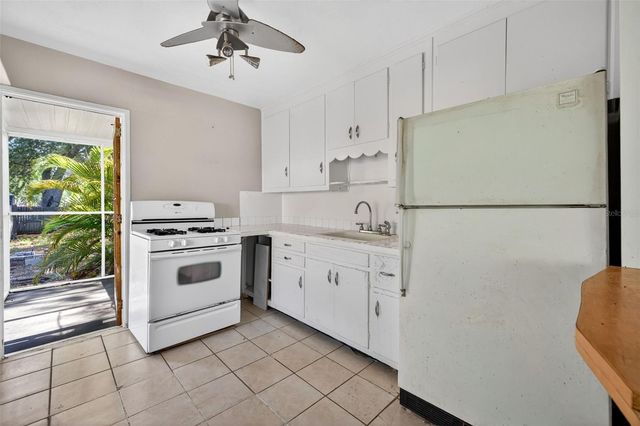 2122 6TH AVENUE N, St Petersburg, FL 33713