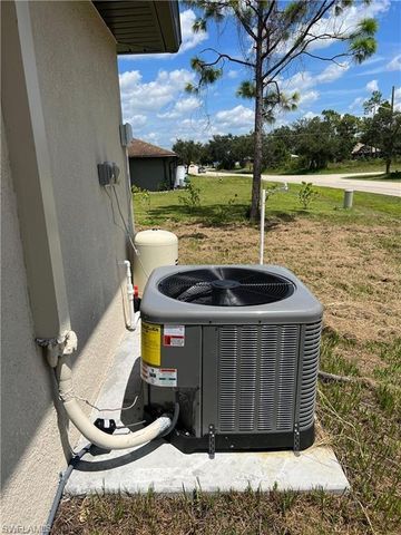 4852 30th ST SW, Lehigh Acres, FL 33973