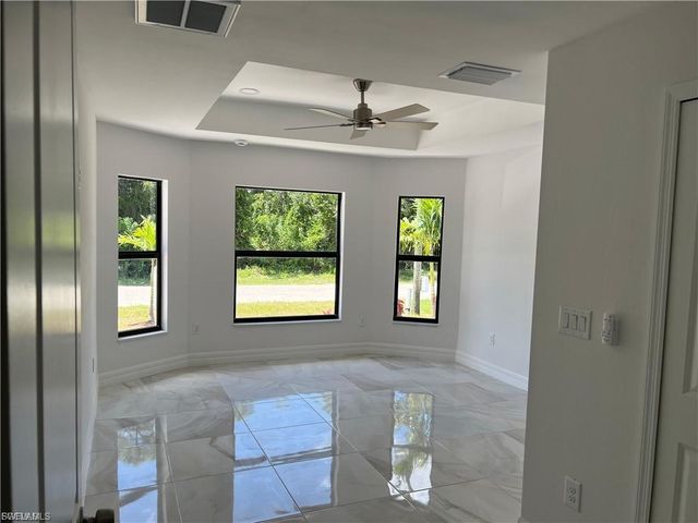 4852 30th ST SW, Lehigh Acres, FL 33973