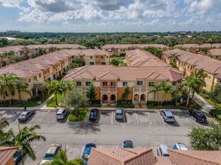 8922 SW 18th St, Miramar, FL 33025