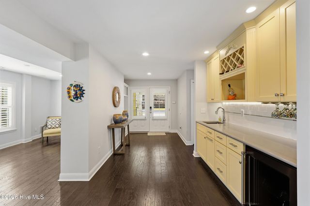 709 Ocracoke Drive, Wilmington, NC 28412