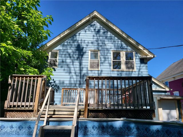 168 3rd Avenue, Woonsocket, RI 02895