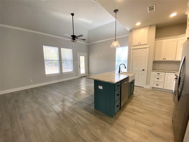 409-411 Cleveland Road, Granbury, TX 76049