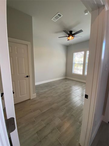 409-411 Cleveland Road, Granbury, TX 76049