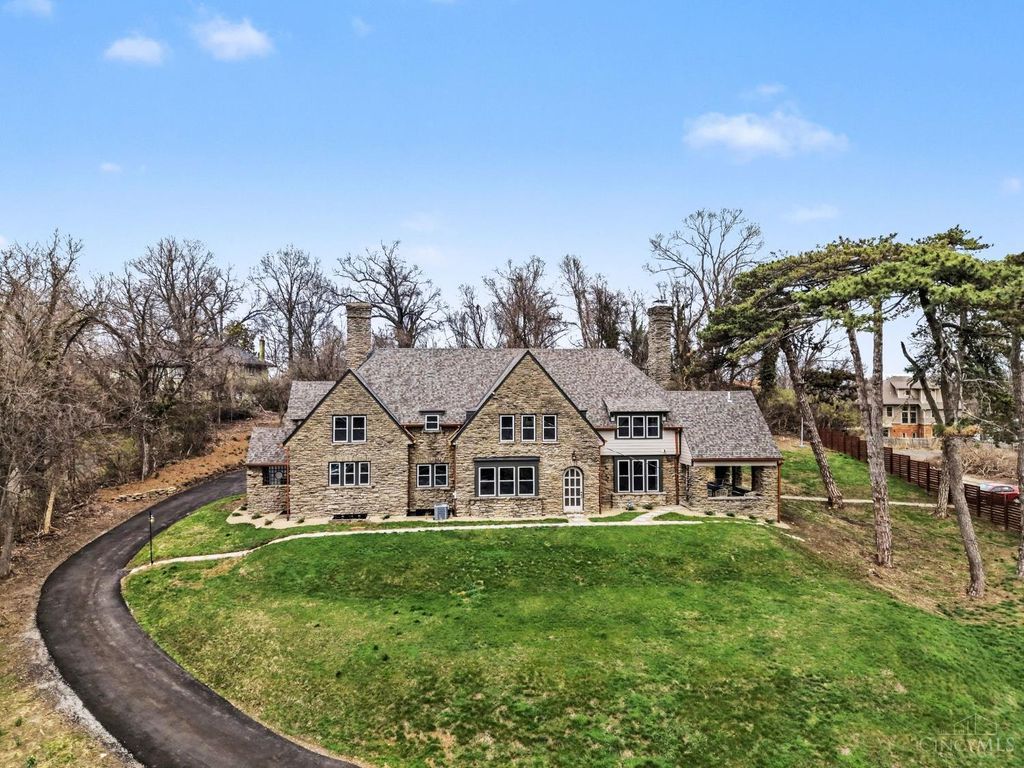 740 N Fred Shuttlesworth Circle, Cincinnati, OH 45229