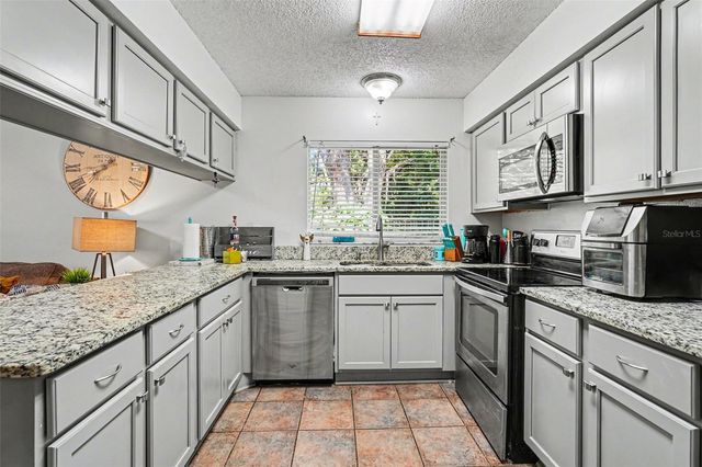 4745 SILVER CIRCLE, Zephyrhills, FL 33541