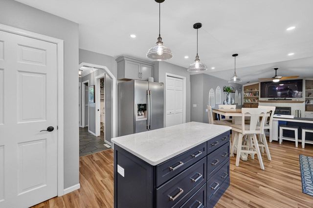 8 Darien Circle, Madison, WI 53717