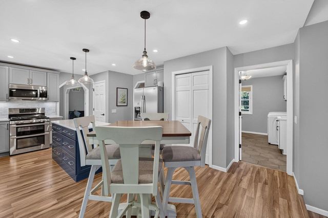 8 Darien Circle, Madison, WI 53717