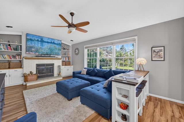 8 Darien Circle, Madison, WI 53717
