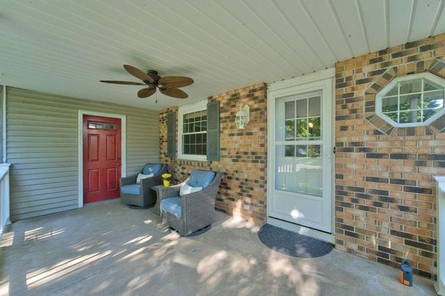 8 Darien Circle, Madison, WI 53717