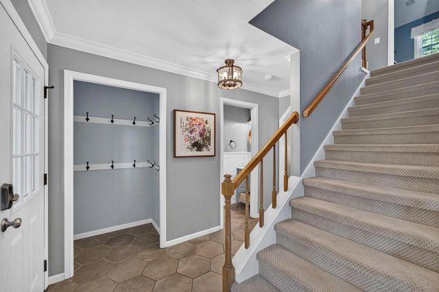 8 Darien Circle, Madison, WI 53717