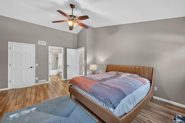 8 Darien Circle, Madison, WI 53717