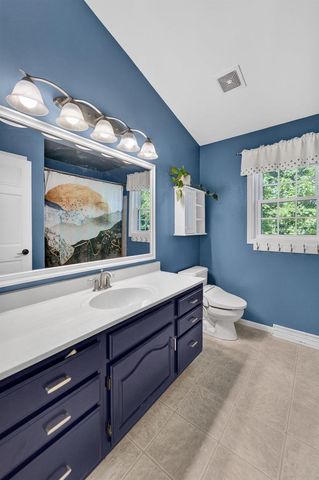 8 Darien Circle, Madison, WI 53717