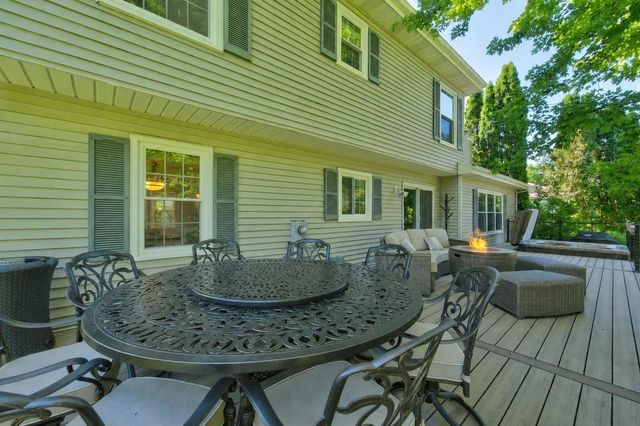 8 Darien Circle, Madison, WI 53717