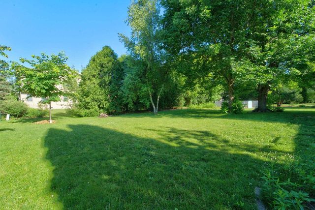 8 Darien Circle, Madison, WI 53717
