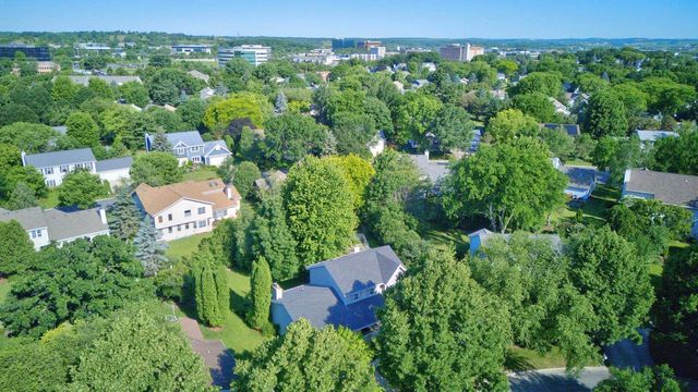 8 Darien Circle, Madison, WI 53717