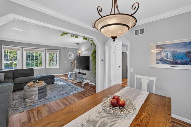 8 Darien Circle, Madison, WI 53717