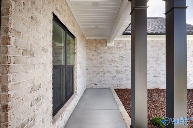 15091 Evans Road, Athens, AL 35611