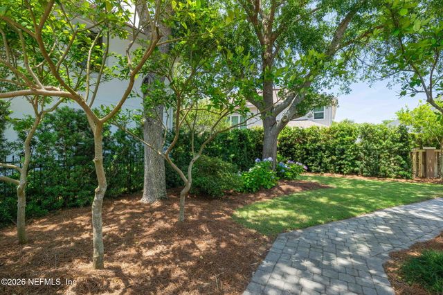 329 N SEA LAKE Lane, Ponte Vedra Beach, FL 32082
