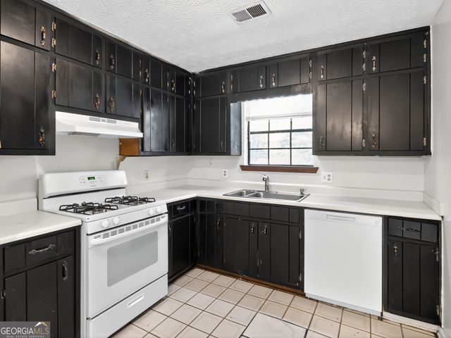 3140 Glen Hollow Drive, Rex, GA 30273