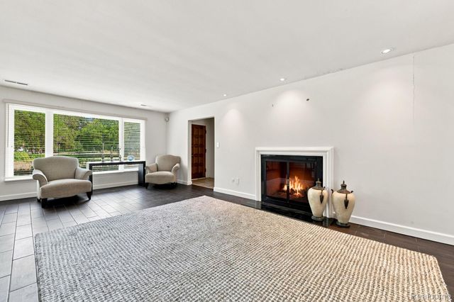 6975 Wing Lake Road, Bloomfield Hills, MI 48301