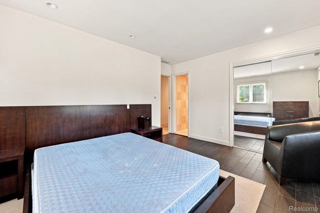 6975 Wing Lake Road, Bloomfield Hills, MI 48301