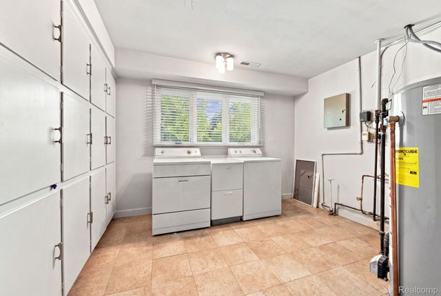 6975 Wing Lake Road, Bloomfield Hills, MI 48301
