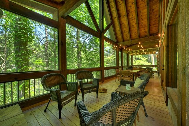 510 Gallery Court, Ellijay, GA 30540