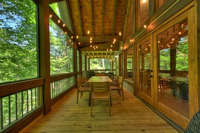 510 Gallery Court, Ellijay, GA 30540