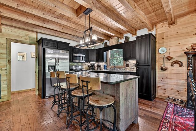 510 Gallery Court, Ellijay, GA 30540
