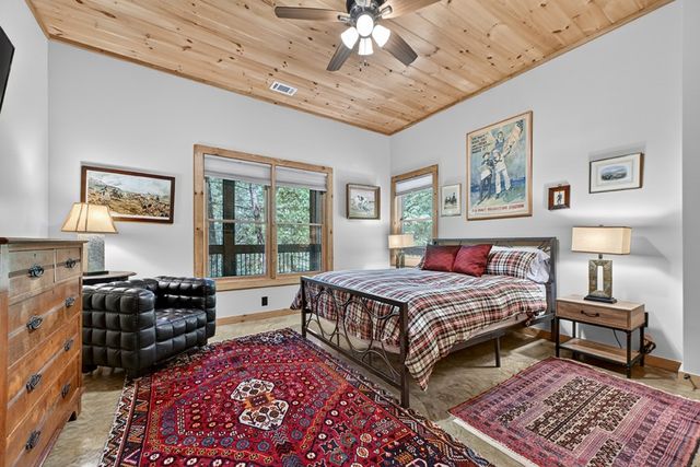 510 Gallery Court, Ellijay, GA 30540