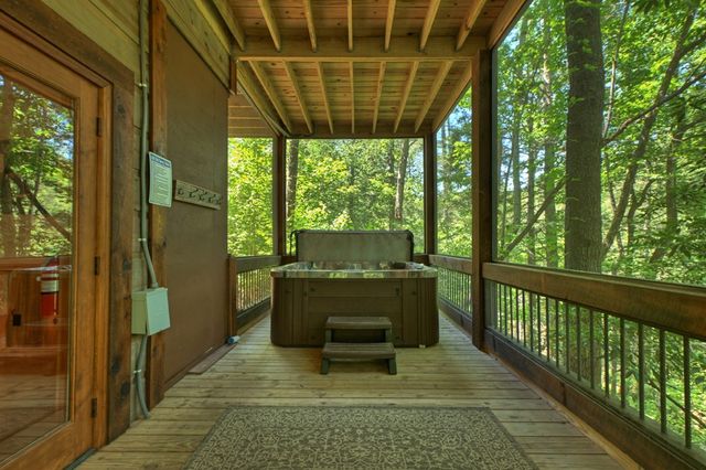 510 Gallery Court, Ellijay, GA 30540