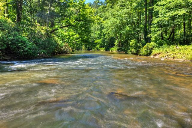 510 Gallery Court, Ellijay, GA 30540