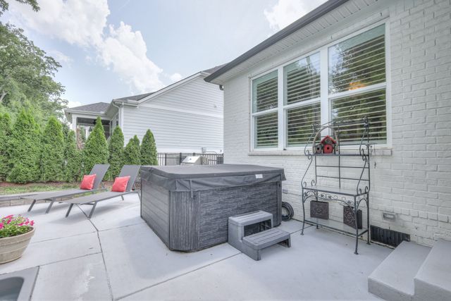 2600 Bramblewood Ln, Thompsons Station, TN 37179