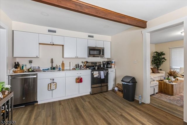 31 Arch St, High Bridge Boro, NJ 08829