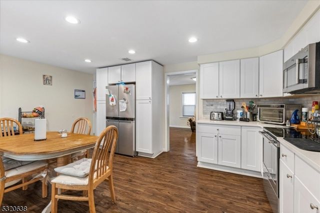 31 Arch St, High Bridge Boro, NJ 08829