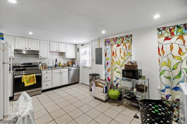 31 Arch St, High Bridge Boro, NJ 08829