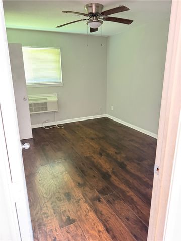 1505 W Lovers Lane 2, Arlington, TX 76013