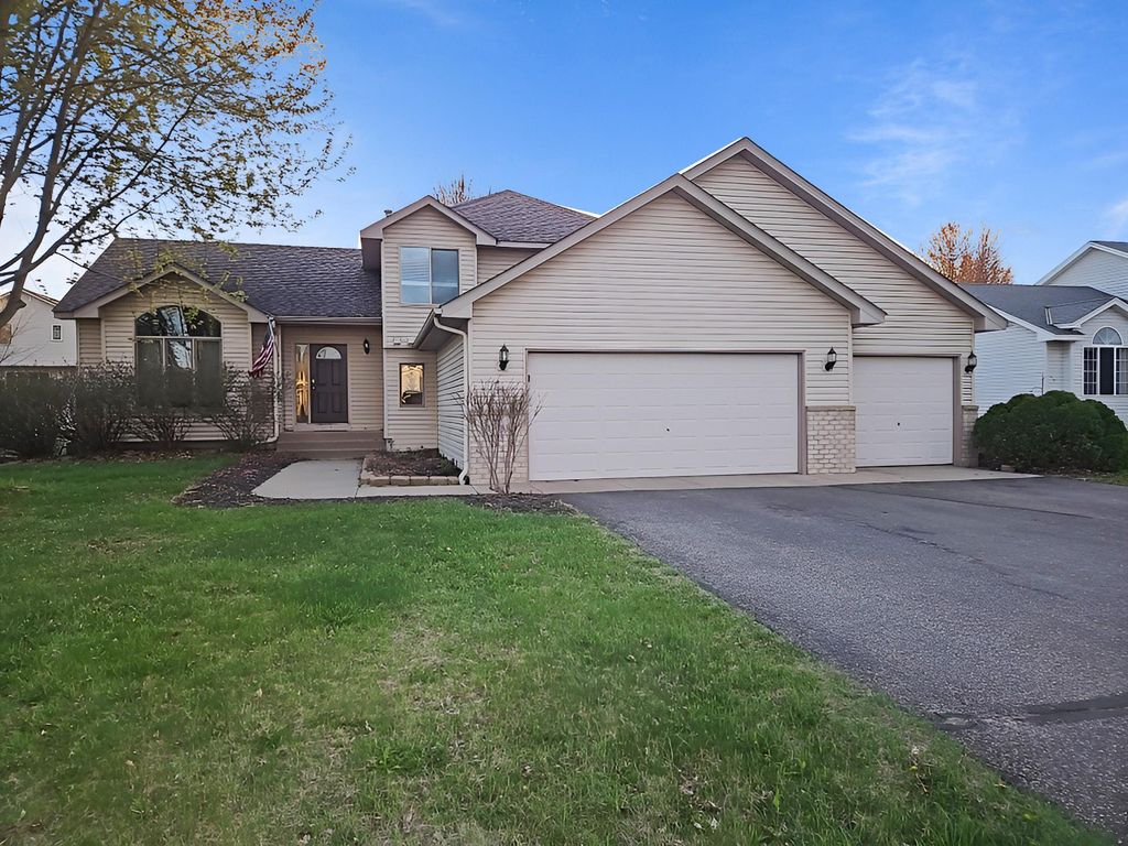 13788 Goldenrod Street NW, Andover, MN 55304