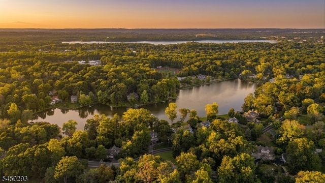 104 Laurel Hill Rd, Mountain Lakes Boro, NJ 07046