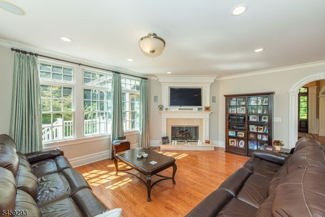 104 Laurel Hill Rd, Mountain Lakes Boro, NJ 07046