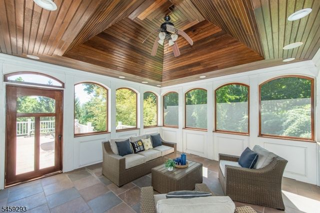 104 Laurel Hill Rd, Mountain Lakes Boro, NJ 07046