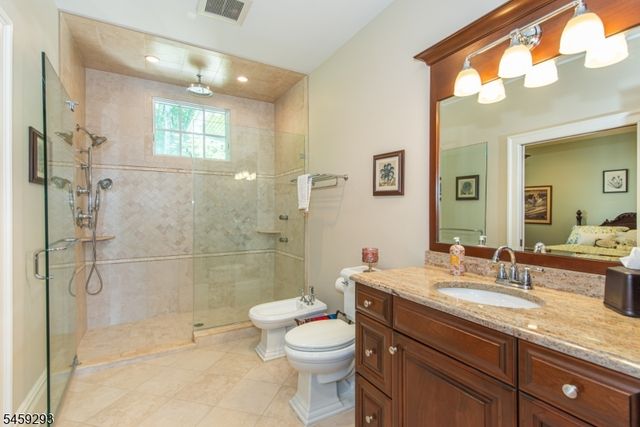 104 Laurel Hill Rd, Mountain Lakes Boro, NJ 07046
