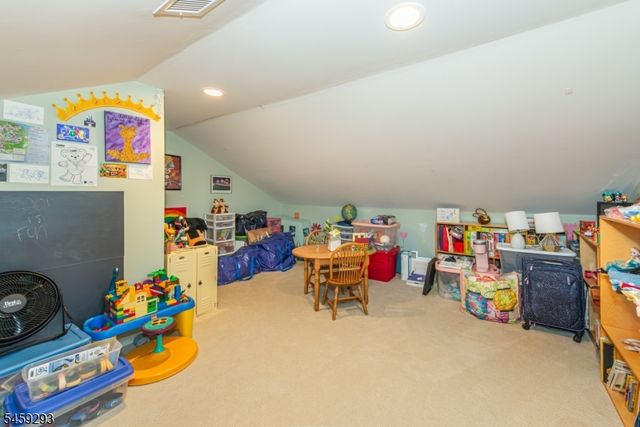 104 Laurel Hill Rd, Mountain Lakes Boro, NJ 07046
