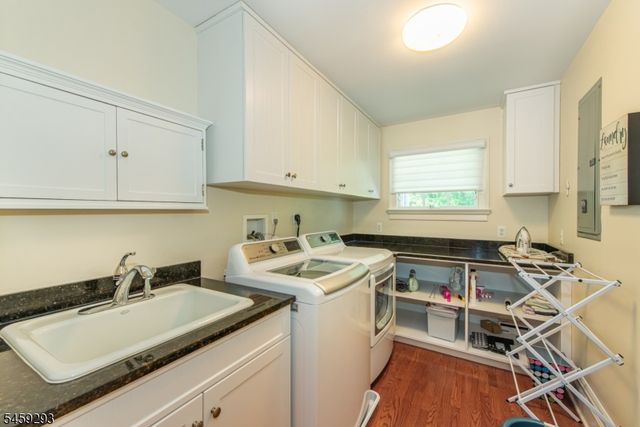 104 Laurel Hill Rd, Mountain Lakes Boro, NJ 07046