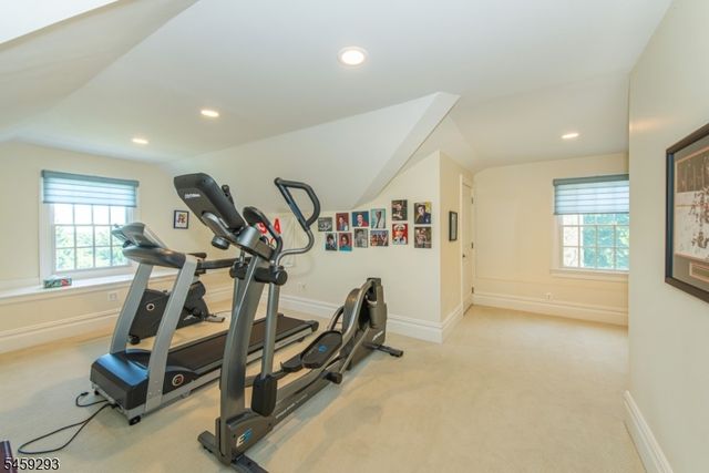 104 Laurel Hill Rd, Mountain Lakes Boro, NJ 07046