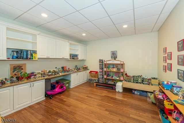 104 Laurel Hill Rd, Mountain Lakes Boro, NJ 07046