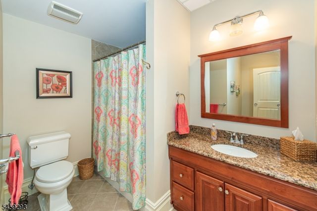 104 Laurel Hill Rd, Mountain Lakes Boro, NJ 07046