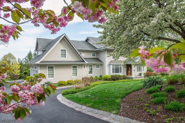 104 Laurel Hill Rd, Mountain Lakes Boro, NJ 07046